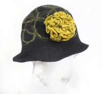 Filz-Hut mit Blütenapplikation